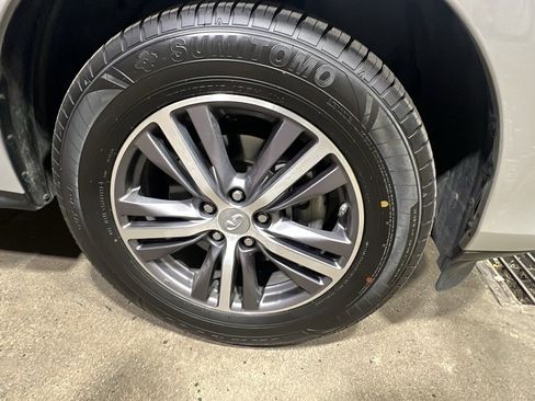 Used 2019 INFINITI QX60 Luxe w/ Essential Package image 10