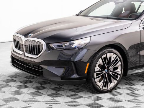 Certified 2025 BMW 540i xDrive image 35