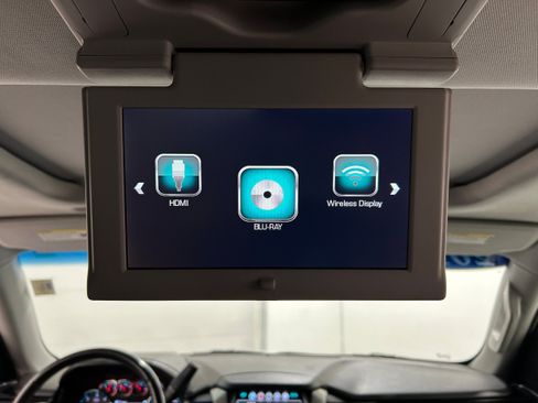 Used 2019 Chevrolet Suburban LT AWD/4WD image 29