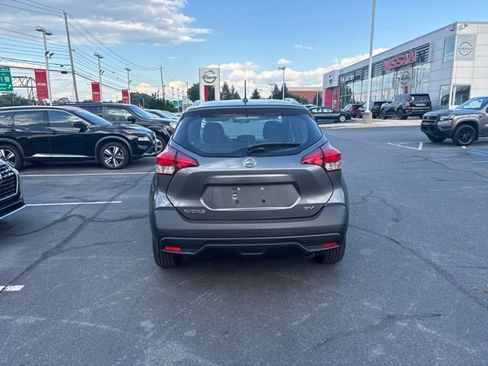 Used 2019 Nissan Kicks SV FWD image 7