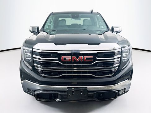 Used 2025 GMC Sierra 1500 SLT AWD/4WD image 2