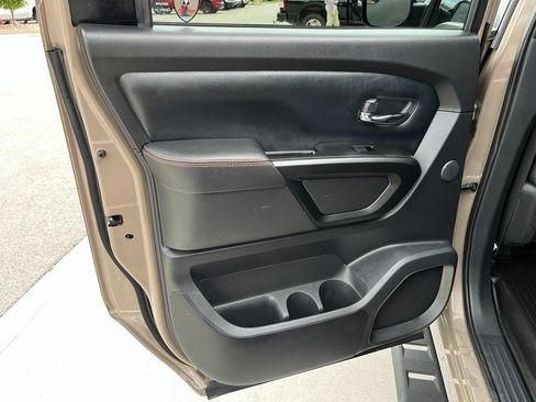 Used 2024 Nissan Titan PRO-4X w/ Pro-4x Convenience Package AWD/4WD image 19