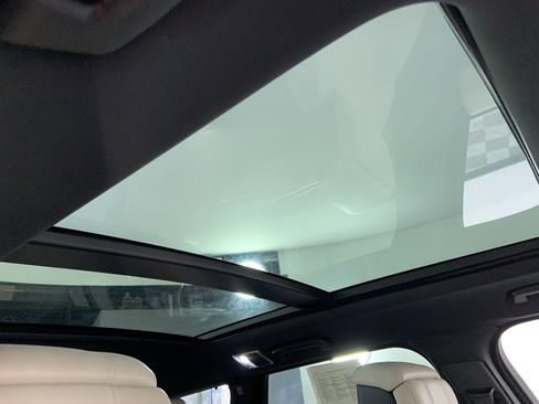 Used 2019 Land Rover Range Rover Sport HSE Dynamic image 17