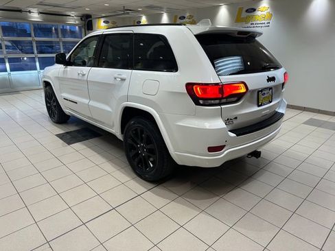 Used 2018 Jeep Grand Cherokee Altitude image 20