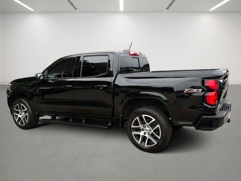 Used 2024 Chevrolet Colorado Z71 w/ Z71 Convenience Package 2 AWD/4WD image 3
