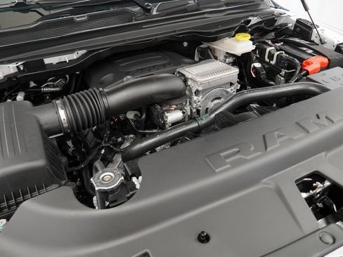 New 2026 RAM 1500 4x4 Crew Cab image 35