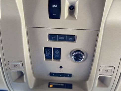 Used 2016 Cadillac Escalade ESV Premium image 26