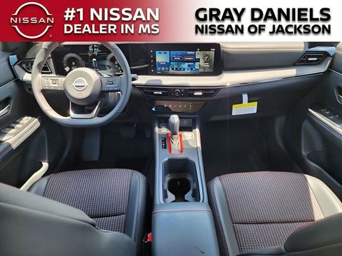 New 2025 Nissan Kicks SR AWD/4WD image 6