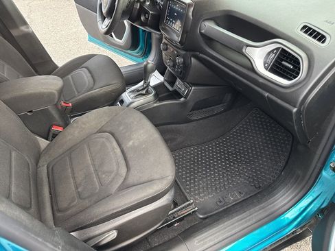 Used 2019 Jeep Renegade Latitude image 32