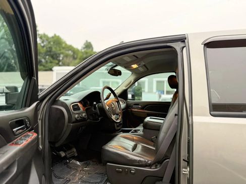 Used 2012 GMC Sierra 2500 SLT w/ Snow Plow Prep Package AWD/4WD image 9