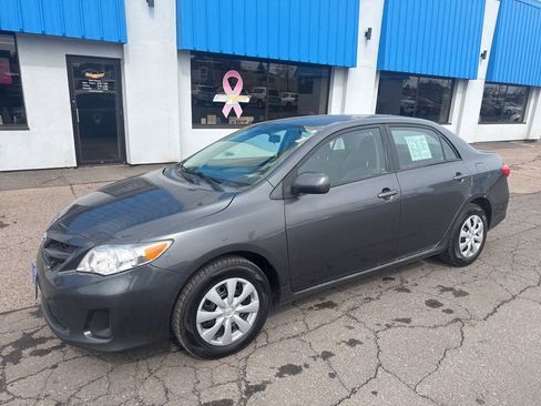 Used 2011 Toyota Corolla LE FWD image 1