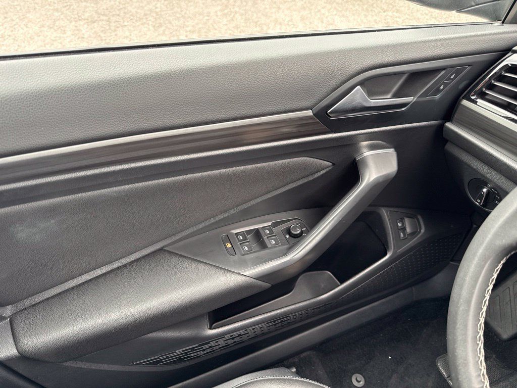 Used 2021 Volkswagen Jetta SEL FWD image 19