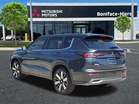 New 2026 Mitsubishi Outlander LE FWD image 3