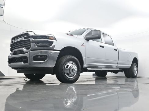 New 2026 RAM 3500 Tradesman w/ Chrome Appearance Group A image 32