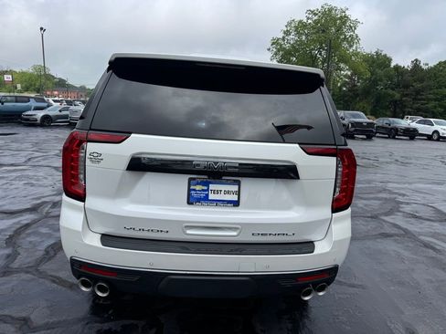 Used 2023 GMC Yukon Denali Ultimate w/ LPO, Floor Liner Package AWD/4WD image 4