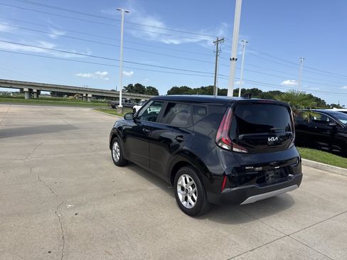 Certified 2024 Kia Soul LX w/ Option Group 015 FWD image 21