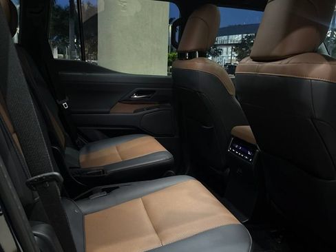 Used 2025 Lexus GX 550 w/ Accessory Package (Z1) AWD/4WD image 6
