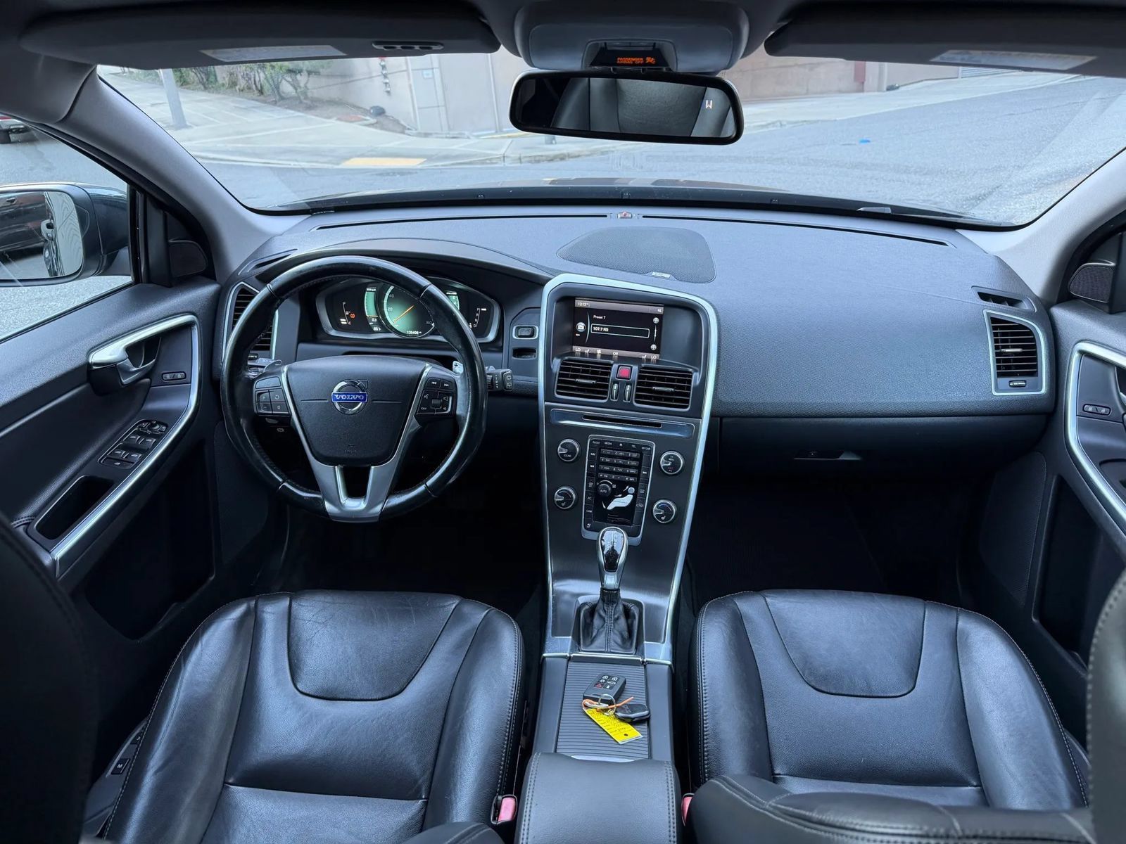 Used 2015 Volvo XC60 T6 Platinum AWD/4WD image 12