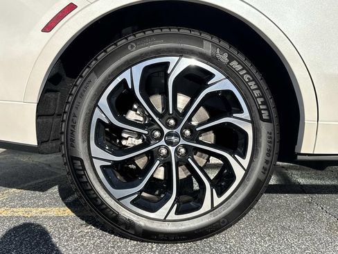 New 2026 Lincoln Nautilus Reserve image 16