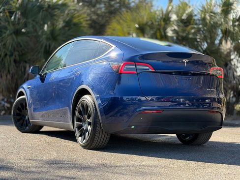 Used 2022 Tesla Model Y Long Range image 20