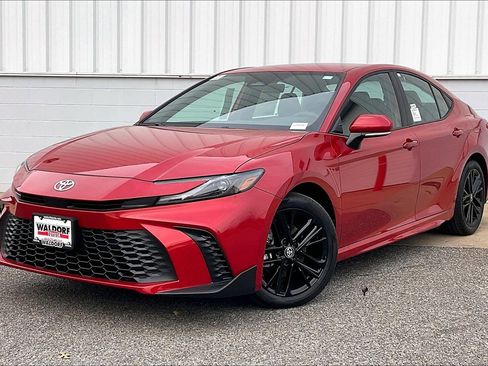 New 2026 Toyota Camry SE AWD/4WD image 2