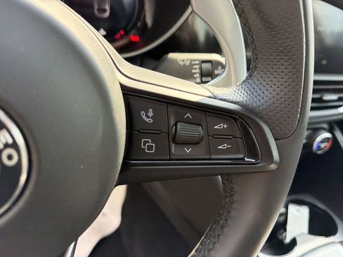 Used 2024 Alfa Romeo Giulia Veloce RWD image 19