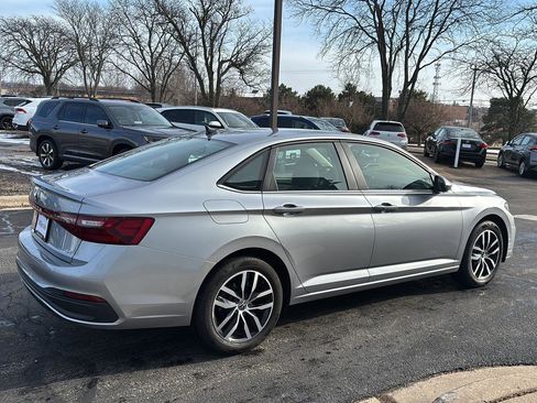 Used 2025 Volkswagen Jetta SE image 7