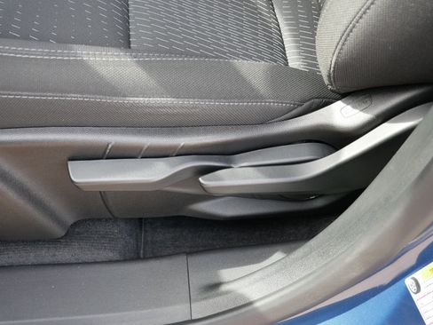 Used 2025 Chevrolet Equinox LT image 19