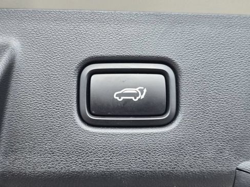 Used 2023 Hyundai Tucson Limited FWD image 17