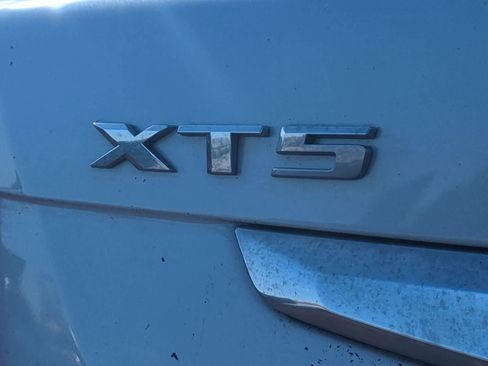 Used 2017 Cadillac XT5 Luxury w/ Driver Awareness Package image 12