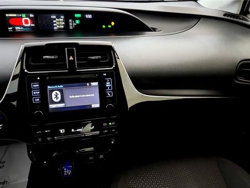 Certified 2019 Toyota Prius LE image 29
