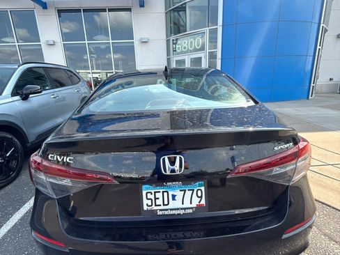 Used 2025 Honda Civic Sport image 6