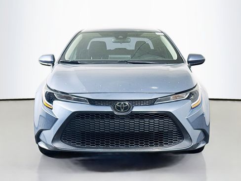 Used 2021 Toyota Corolla LE FWD image 2