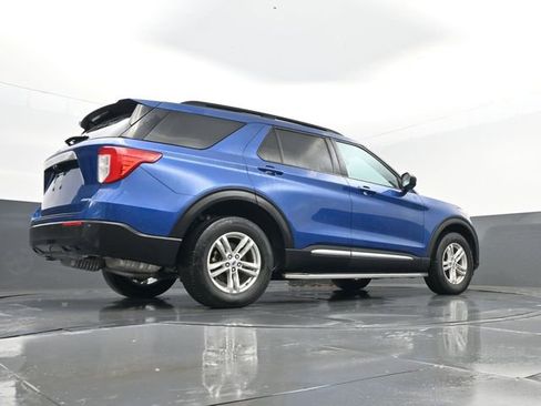 Used 2023 Ford Explorer XLT image 26