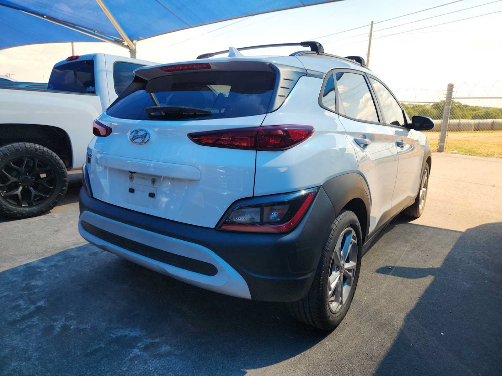 Used 2022 Hyundai Kona SEL w/ Convenience Package FWD image 4