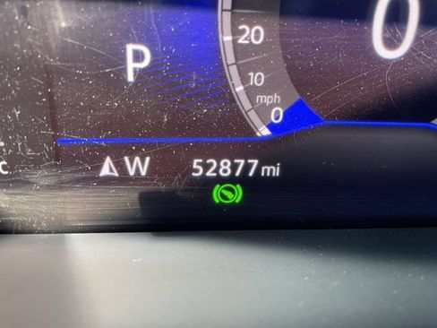 Used 2023 Volkswagen Tiguan SE w/ Panoramic Sunroof Package FWD image 12