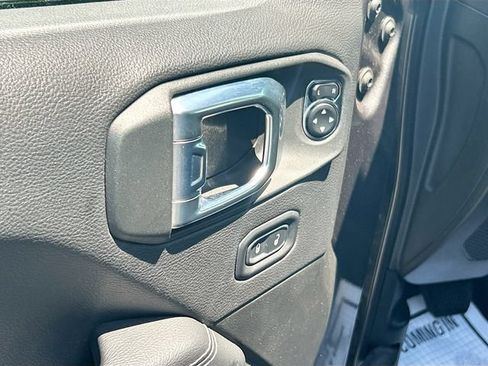 Used 2022 Jeep Gladiator Overland w/ LED Lighting Group AWD/4WD image 25