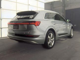 Used 2019 Audi e-tron Prestige w/ Prestige Package AWD/4WD video 2