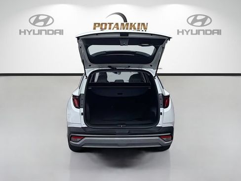 Certified 2025 Hyundai Tucson SE FWD image 24