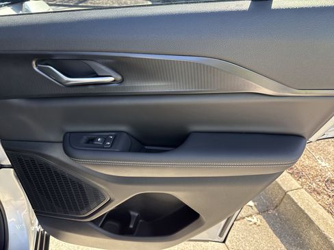 New 2025 Jeep Grand Cherokee Altitude image 16