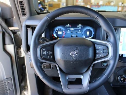 Used 2025 Ford Bronco Big Bend image 14