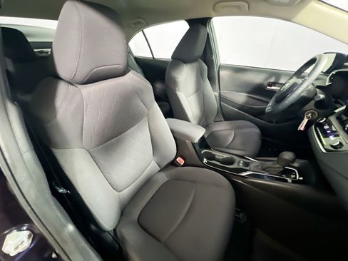 Used 2021 Toyota Corolla LE FWD image 29