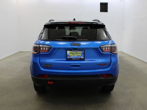 Used 2024 Jeep Compass Trailhawk AWD/4WD image 4