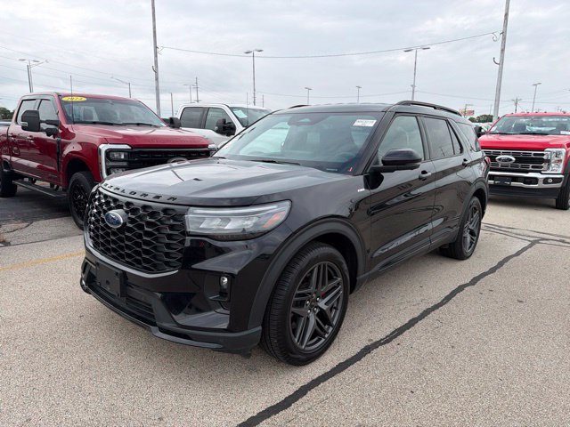 Used 2025 Ford Explorer ST-Line w/ Premium Package RWD image 2