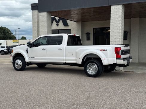 Used 2017 Ford F450 Platinum w/ Platinum Ultimate Package AWD/4WD image 9