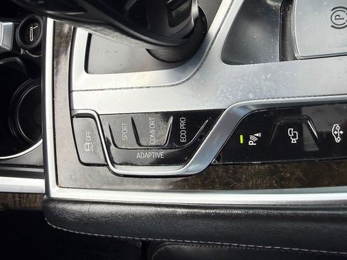 Used 2016 BMW 740i RWD image 39