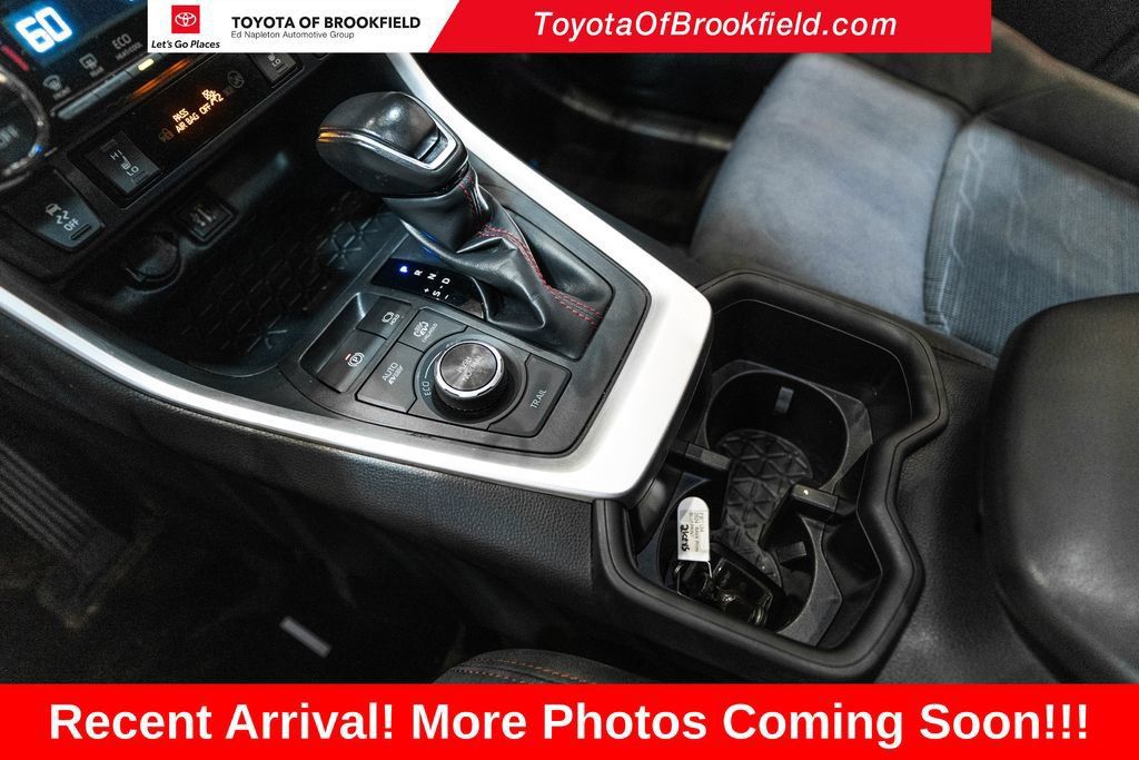 Used 2024 Toyota RAV4 SE w/ Weather & Moonroof Package AWD/4WD image 23