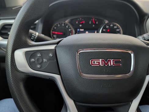Used 2023 GMC Acadia SLE w/ Driver Convenience Package FWD image 25