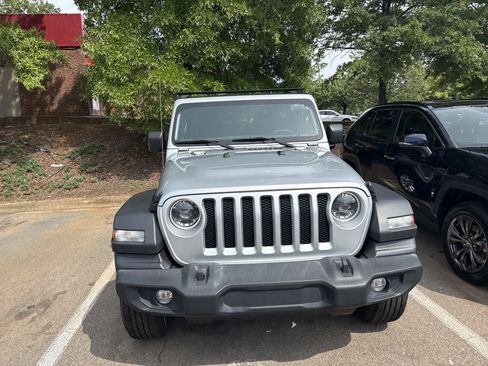 Used 2023 Jeep Wrangler Unlimited Sport AWD/4WD image 3