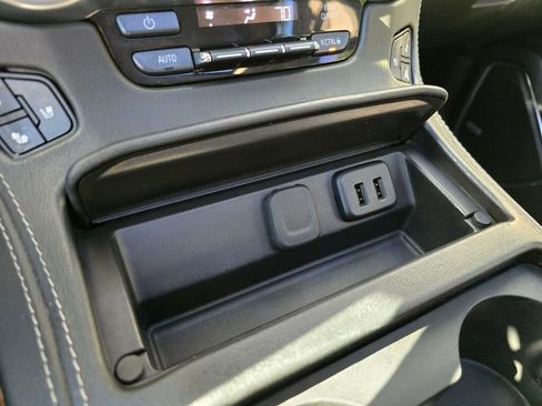 Used 2018 Chevrolet Tahoe Premier image 33